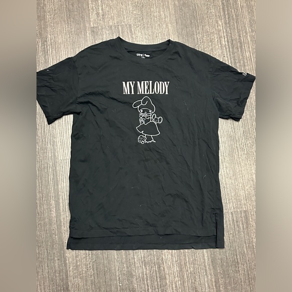 3 Sanrio Uniqlo shirts all size M - Picture 3 of 3